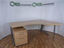 Steelcase TNTSteelcase TNT 1800 x 1400 in Beech RH complete with an 800d underdesk beech pedestal with chrome handles 